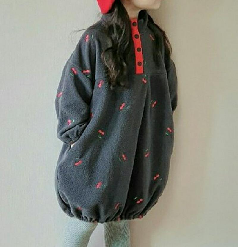 【キッズ20%OFF】チェリーフリースワンピース・u08973 キッズ【3~8才】【ops】【ワンピース ミディ丈 ミディワンピース 長袖 チェリー さくらんぼ サクランボ フリース カジュアル ゆったり 女の子 秋 冬 韓国 韓国子供服 子供 こども 子供服 こども服】【KIDS】