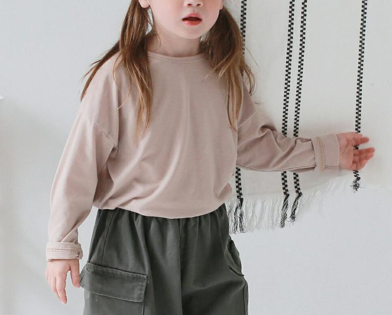 ベーシック長袖Tシャツ・p008709 キッズ【3~8才】【tops】【トップス Tシャツ 長袖 ロンT 無地T ベーシック シンプル 単色 無地 カジュアル ラフ 女の子 男の子 秋 冬 韓国 韓国子供服 子供 こども 子供服 こども服】【KIDS】