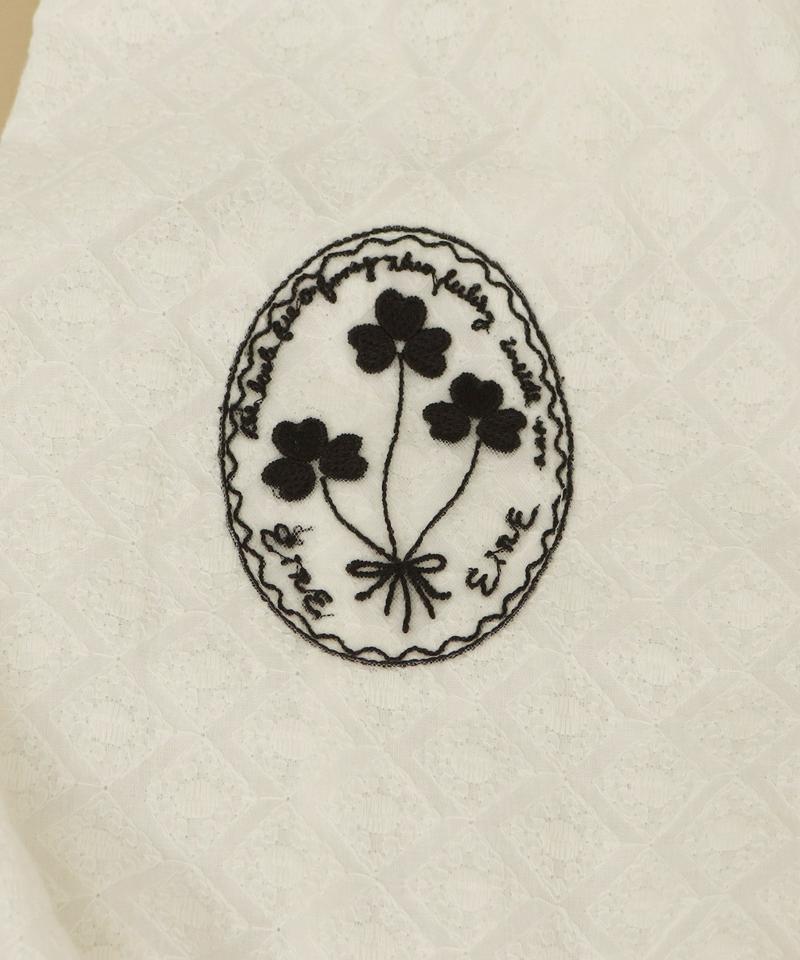 〇eiπe　刺繍生地×アップリケ刺繍　付け衿ギャザーブラウス（eiπe）