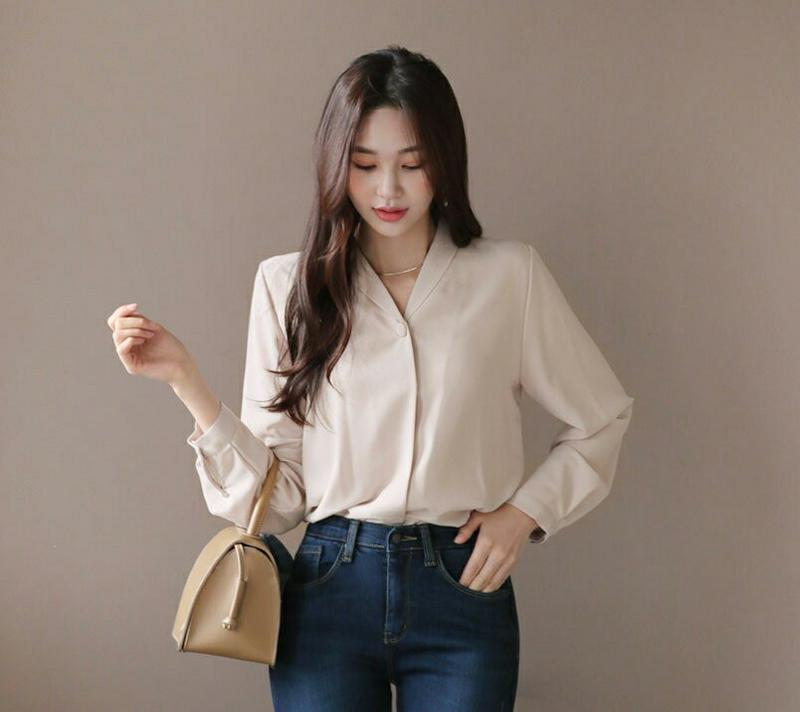 【只今10%OFF】ショールカラーブラウス・全4色・61121 レディース【bl】【韓国 ファッション トップス ブラウス ロングスリーブ 長袖 Vネック ショールカラー ボタン シンプル 単色 無地 大人 オフィスカジュアル 上品 春 秋 冬】