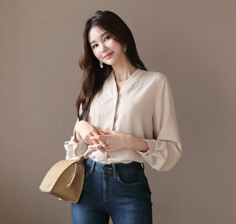 【只今10%OFF】ショールカラーブラウス・全4色・61121 レディース【bl】【韓国 ファッション トップス ブラウス ロングスリーブ 長袖 Vネック ショールカラー ボタン シンプル 単色 無地 大人 オフィスカジュアル 上品 春 秋 冬】