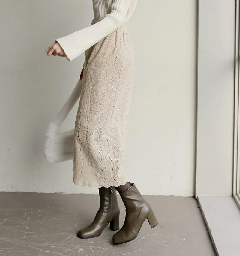 【新作10%OFF】スカラップレーススカート・全2色・b61135 レディース【sk】【韓国 ファッション ボトムス スカート ロング丈 ロングスカート レース 総レース スカラップ ウェーブ シンプル ウエストゴム スリット 透け感 大人 上品 秋 冬】