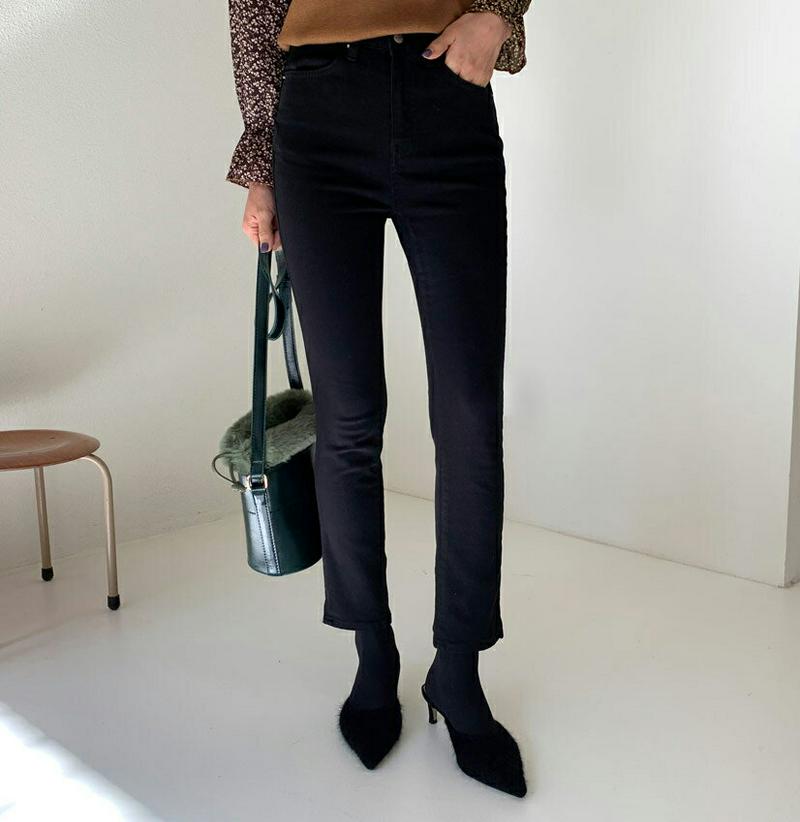 【只今10%OFF】裏起毛スリットヘムパンツ・全3色・t64518 レディース【pt】【韓国 ファッション ボトムス ズボン パンツ ロングパンツ スリム ストレート スキニーパンツ スリット シンプル 単色 無地 カジュアル ベーシック 裏起毛 秋 冬】