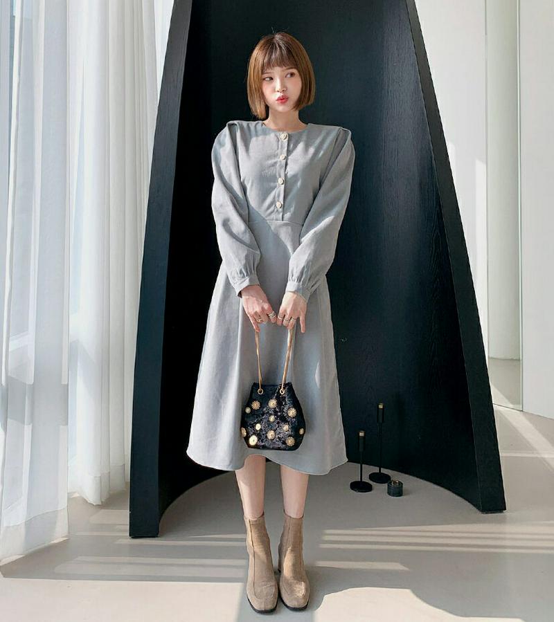 パールボタンワンピース・全3色・t61883 レディース 【ops】【韓国 ファッション ワンピース ロング フレア Aライン スリム 細身 パフスリーブ ぼわん袖 ボリュームスリーブ 長袖 無地 シンプル カジュアル 秋 冬】