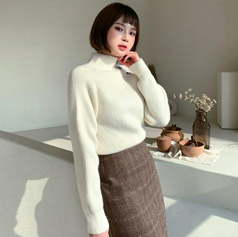 【只今10%OFF】ダイアゴナルボタンニット・全3色・b61879 レディース 【tops】【韓国 ファッション トップス ニット ハーフネック モックネック 長袖 ロングスリーブ ルーズ ゆったり リブニット ハイネック ふわふわ ソフト カジュアル 秋 冬】