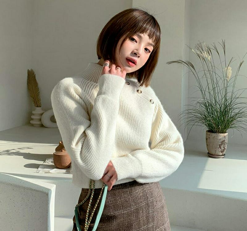 【只今10%OFF】ダイアゴナルボタンニット・全3色・b61879 レディース 【tops】【韓国 ファッション トップス ニット ハーフネック モックネック 長袖 ロングスリーブ ルーズ ゆったり リブニット ハイネック ふわふわ ソフト カジュアル 秋 冬】