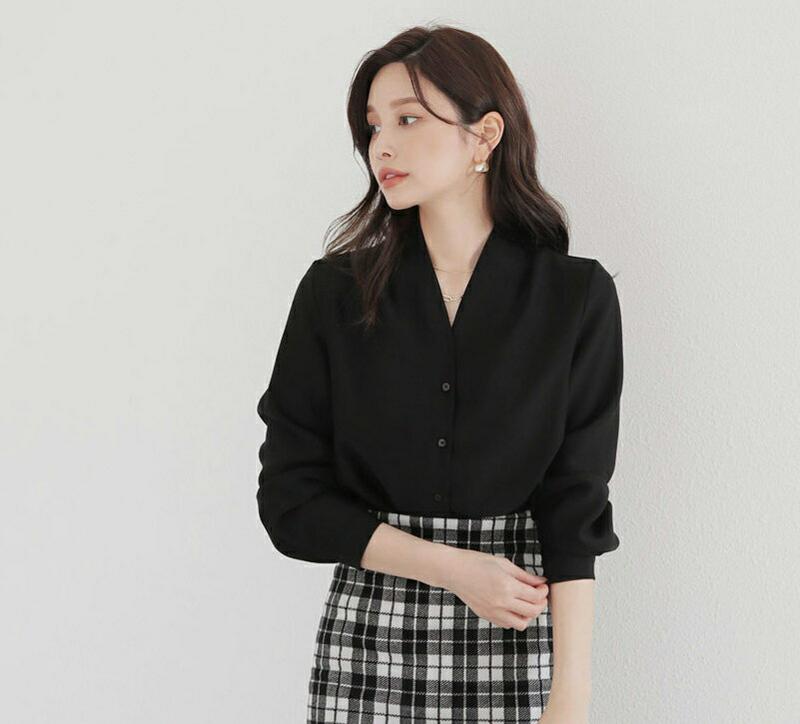 Vネックボタンブラウス・全4色・65265 レディース 【bl】【トップス ブラウス 長袖 Vネック 単色 無地 シンプル オフィスカジュアル 大人 春 秋 韓国 ファッション】【ハイホリHIHOLLI】