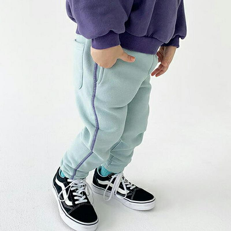 【只今20%OFF】両起毛ラインジョガーパンツ・u09344 キッズ【3~8才】【pt】【パンツ ズボン ロングパンツ 長ズボン 徐が—パンツ 起毛 裏起毛 両起毛 カジュアル 女の子 男の子 冬 韓国 韓国子供服 子供 こども 子供服 こども服】【KIDS】