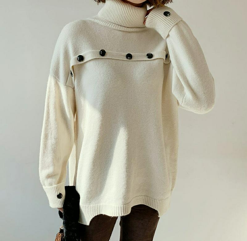 【只今10%OFF】フェイクボタンタートルニット・全3色・b62074 レディース 【tops】【韓国 ファッション トップス ニット ハイネック 長袖 ロングスリーブ ルーズ ゆったり オーバーサイズ 体型カバー お尻カバー ロング 無地 カジュアル 秋 冬】