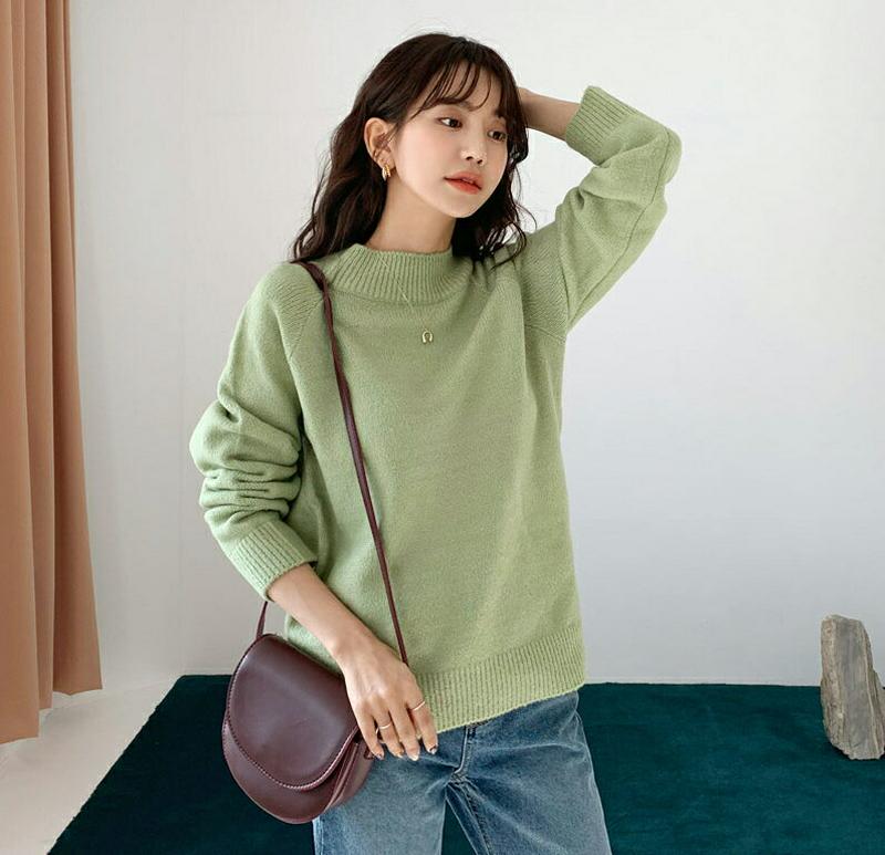ラグランニット・全5色・b56352 レディース 【tops】【韓国 ファッション トップス ニット モックネック ハーフネック 長袖 ルーズ ゆったり　オーバーサイズ 体型カバー お尻カバー 無地 カジュアル 秋 冬】