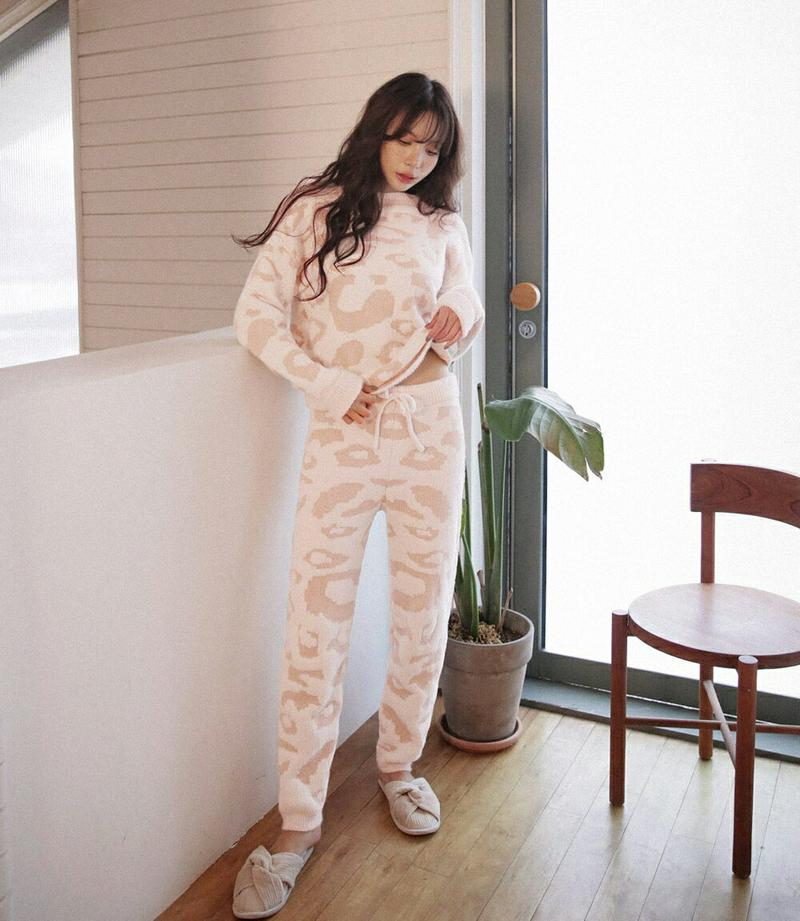 レオパードニットパジャマSET・全1色・e44333 レディース 【uw】【韓国 ファッション パジャマ 部屋着 ルームウェア 寝間着 長袖 ラウンドネック パンツ ロング パターン 柄 ニット ルーズ カジュアル 秋 冬】