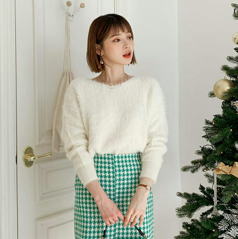 【只今10%OFF】ファータッチニット・全3色・t62042 レディース 【tops】【韓国 ファッション トップス ニット ラウンドネック 長袖 もふもふ もこもこ もっちり 毛糸 毛羽立ち シャギーニット ブークレ カジュアル 秋 冬】