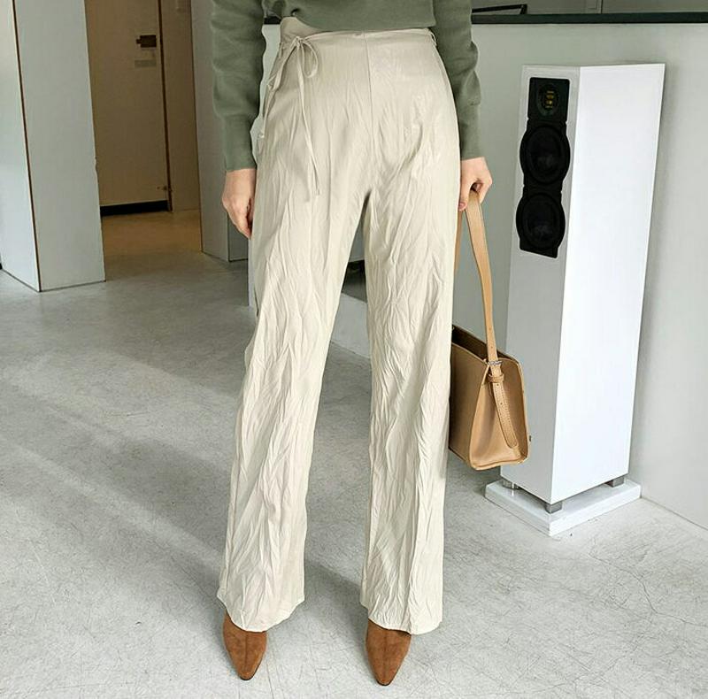 【只今10%OFF】ストラップ付レザー調リンクルパンツ・全2色・t65592 レディース 【pt】【パンツ ズボン ロングパンツ リンクル レザー ストラップ 単色 シンプル カジュアル ワイド 秋 冬 韓国 ファッション】【ハイホリHIHOLLI】
