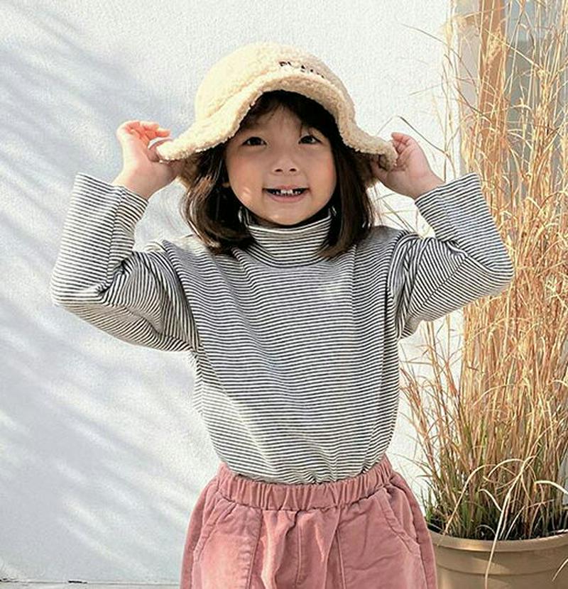 【キッズ30%OFF】ハイネックボーダールーズTシャツ(junior)・u09707 キッズ【9~17才】【tops】【トップス Tシャツ 長袖 ボーダー柄 ハイネック ルーズ ゆったり ラフ カジュアル 女の子 男の子 秋 冬 韓国 韓国子供服 子供 こども 子供服 こども服】【KIDS】