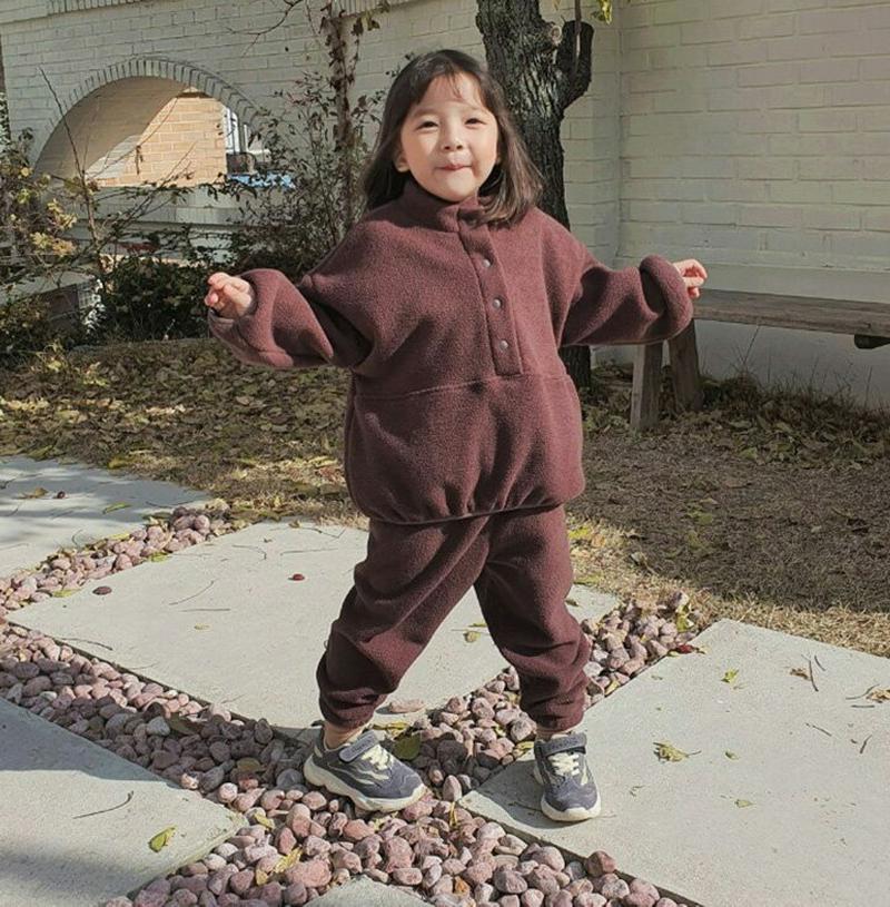 【キッズ30%OFF】フロントボタンフリーススウェット上下SET(junior)・u09710 キッズ【9~17才】【set】【セットアップ setup トップス スウェット トレーナー 長袖 パンツ ズボン 単色 無地 女の子 男の子 秋 冬 韓国 韓国子供服 子供 こども 子供服 こども服】【KIDS】