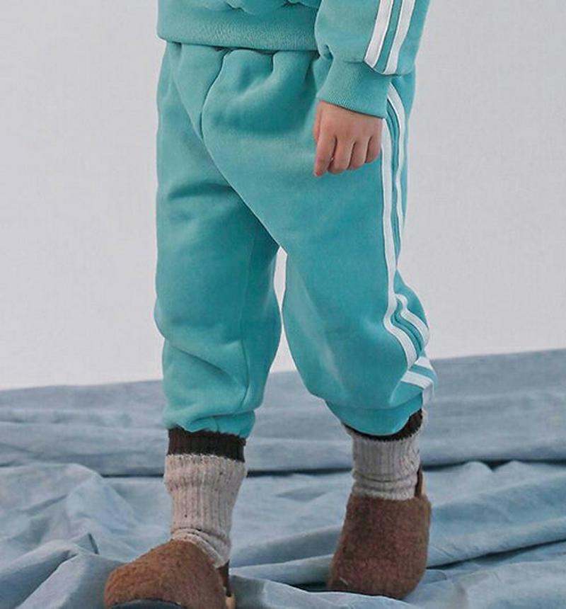 【キッズ30%OFF】両起毛ソフトサイドラインパンツ・p009992 キッズ【3~8才】【pt】【パンツ ズボン ロングパンツ 長ズボン サイドライン ラインパンツ ソフト 起毛 裏起毛 両起毛 ラフ カジュアル 女の子 男の子 冬 韓国 韓国子供服 子供 こども 子供服 こども服】【KIDS】