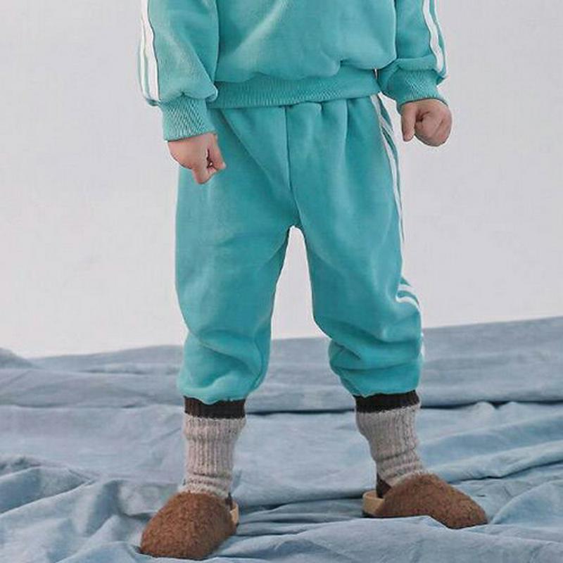 【キッズ30%OFF】両起毛ソフトサイドラインパンツ・p009992 キッズ【3~8才】【pt】【パンツ ズボン ロングパンツ 長ズボン サイドライン ラインパンツ ソフト 起毛 裏起毛 両起毛 ラフ カジュアル 女の子 男の子 冬 韓国 韓国子供服 子供 こども 子供服 こども服】【KIDS】