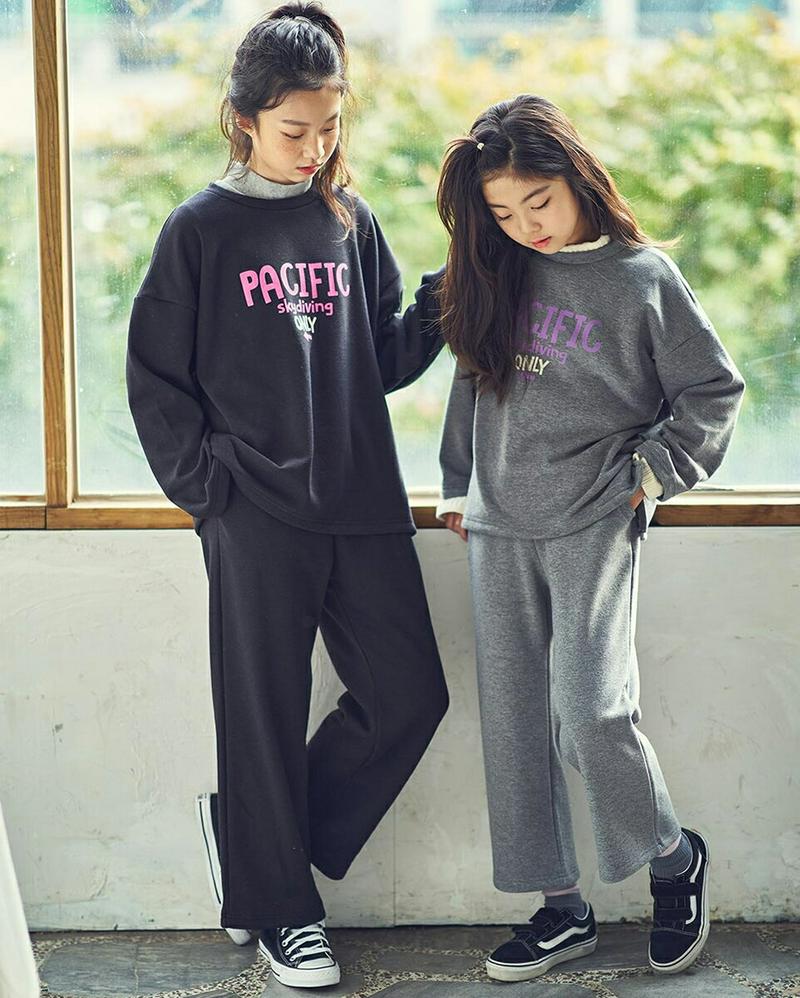 【キッズ30%OFF】ファー裏地起毛ロゴスウェット上下SET・u09697 キッズ【9~17才】【set】【セットアップ setup トップス スウェット トレーナー 長袖 パンツ ズボン 長ズボン 裏起毛 ファー 女の子 男の子 冬 韓国 韓国子供服 子供 こども 子供服 こども服】【KIDS】