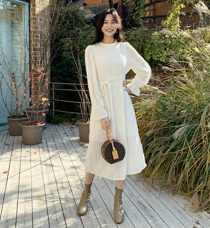 【只今10%OFF】ストラップ付リンクルワンピース・全3色・b61993 レディース 【ops】【韓国 ファッション ワンピース ロング モックネック ラウンドネック 長袖 フレア Aライン Hライン ウエストマーク ウエストタイ パフスリーブ ぼわん袖 ボリューム袖 カジュアル 秋 冬】