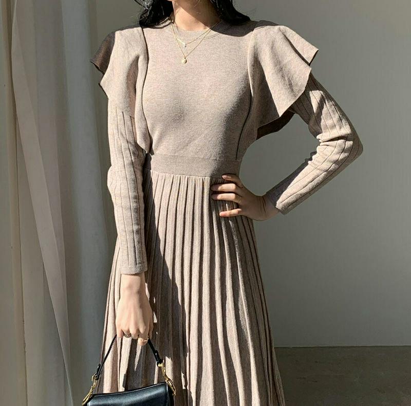 【只今10%OFF】フリルニットワンピース・全2色・t61966 レディース 【ops】【韓国 ファッション ワンピース ロング ラウンドネック 長袖 フレア Aライン フリルスリーブ 袖コンシャス スリム 細身 ニット 無地 上品 大人 カジュアル 秋 冬】