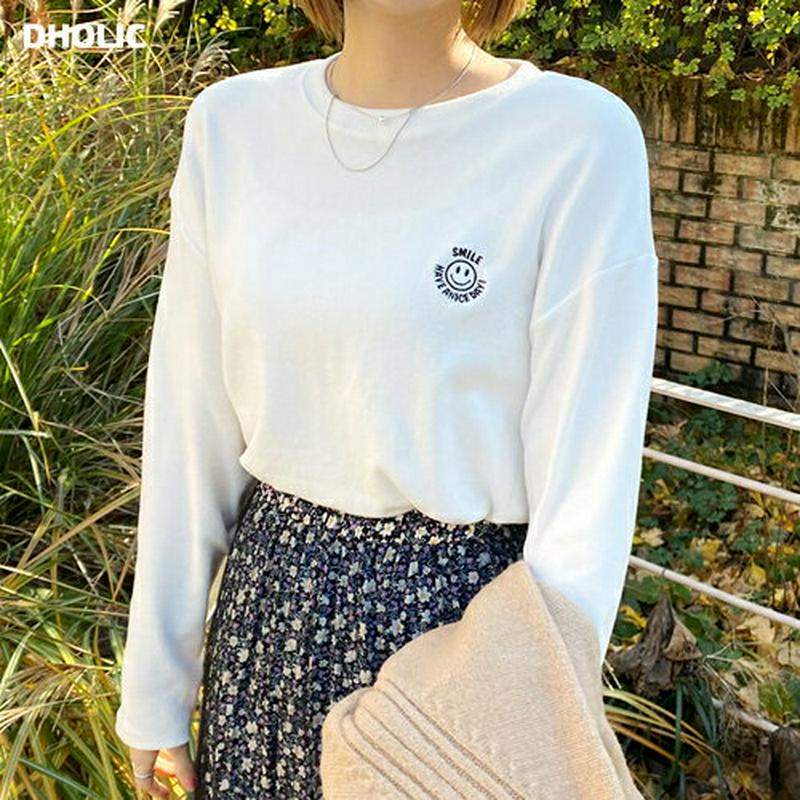 【只今10%OFF】スマイルレタリングTシャツ・全4色・t61971 レディース 【tops】【韓国 ファッション トップス ラウンドネック 長袖 カットソー Tシャツ ルーズ ゆったり オーバーサイズ ドロップショルダー ロゴ 刺繍 ロンT 体型カバー カジュアル 秋 冬】