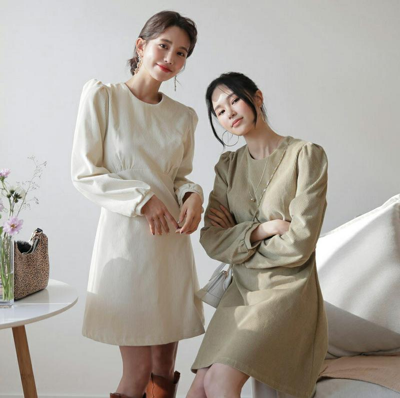 【新作10%OFF】コーデュロイミニワンピース・全2色・t61221 レディース 【ops】【韓国 ファッション ワンピース ミニ ショート Aライン フレア ラウンドネック 長袖 スリム 細身 無地 シンプル ソフト やわらかい 厚手 カジュアル 秋 冬】