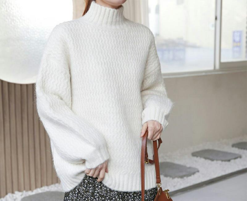 【只今10%OFF】ハイネックウェーブニット・全4色・t65618 レディース 【tops】【トップス ニット ニットトップス 長袖 単色 シンプル ウェーブ ラフ カジュアル ハイネック 冬 韓国 ファッション】【ハイホリHIHOLLI】