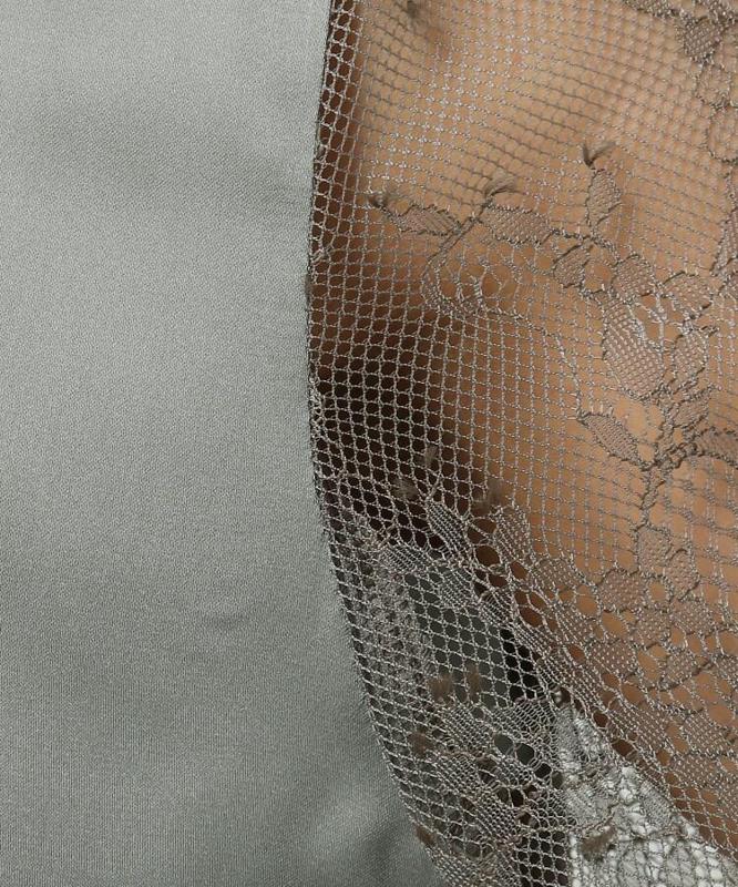 リッシュサテン袖レースブラウス