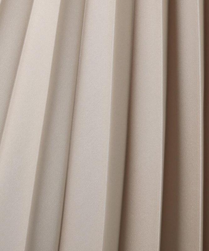 サテンプリーツスカート