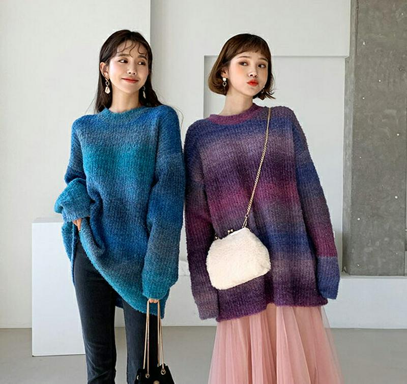 グラデーションニット・全2色・t64618 レディース 【tops】【韓国 ファッション トップス ニット ラウンドネック 長袖 ロングスリーブ ルーズ ゆったり オーバーサイズ ドロップショルダー 体型カバー カラーミックス タイダイ風 ユニーク 秋 冬】