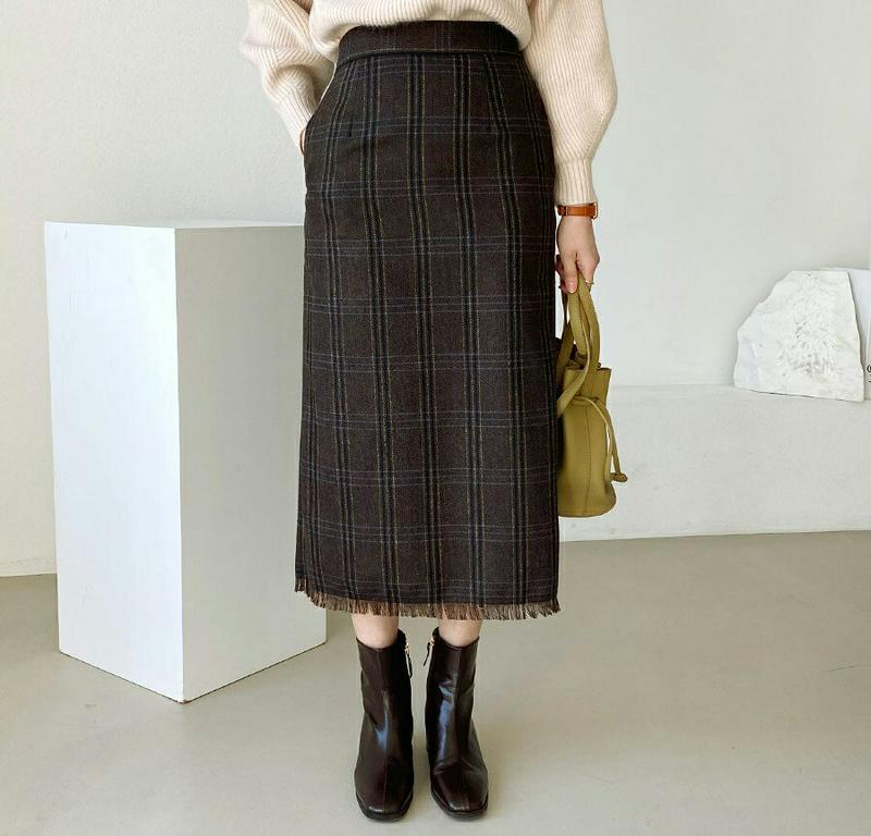 【只今10%OFF】フリンジチェックスカート・全2色・t64608 レディース 【sk】【韓国 ファッション ボトムス スカート ロング Aライン フレア タータンチェック ビンテージ レトロ カジュアル 秋 冬】