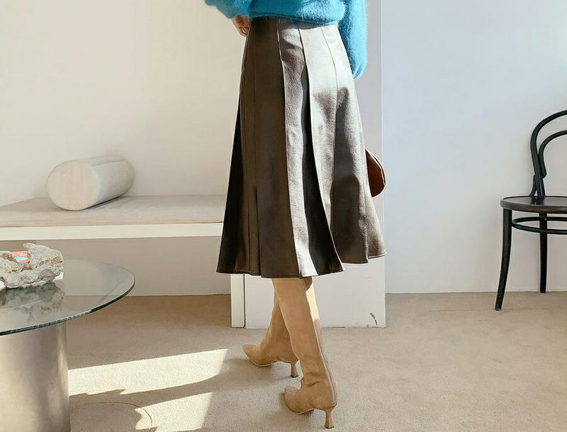 【只今10%OFF】レザー調プリーツスカート・全2色・t65697 レディース 【sk】【スカート ミディ丈 ミディスカート プリーツ プリーツスカート レザー 単色 無地 シンプル 大人 かっこいい 秋 冬 韓国 ファッション】【ハイホリHIHOLLI】