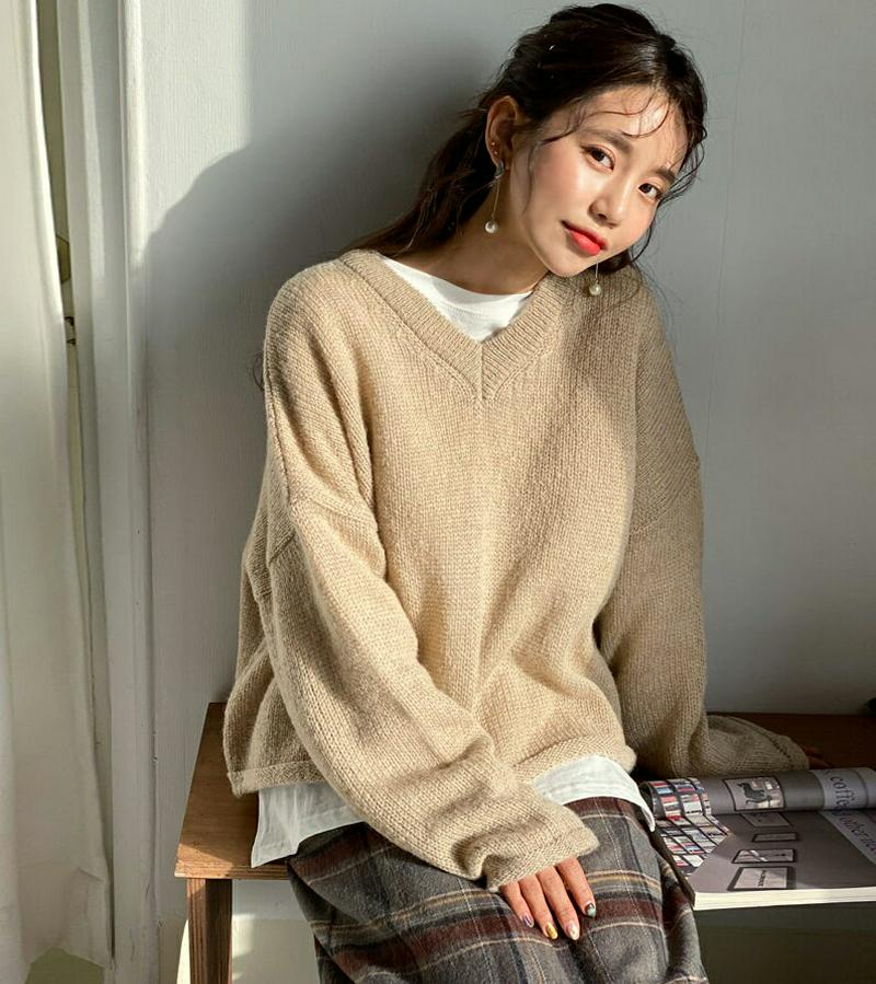 【只今10%OFF】Vネックルーズニット・全5色・b62142 レディース 【tops】【韓国 ファッション トップス ニット ラウンドネック 長袖 ロングスリーブ ルーズ ゆったり ドロップショルダー 無地 体型カバー オーバーサイズ お尻カバー ローゲージ カジュアル 秋 冬】