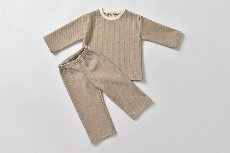 【キッズ30%OFF】裏起毛ニット上下SET・u10076 キッズ【3~8才】【set】【セットアップ setup トップス 長袖 ニット ニットトップス パンツ ズボン 裏起毛 シンプル カジュアル 上下 冬 韓国 韓国子供服 子供 こども 子供服 こども服】【KIDS】