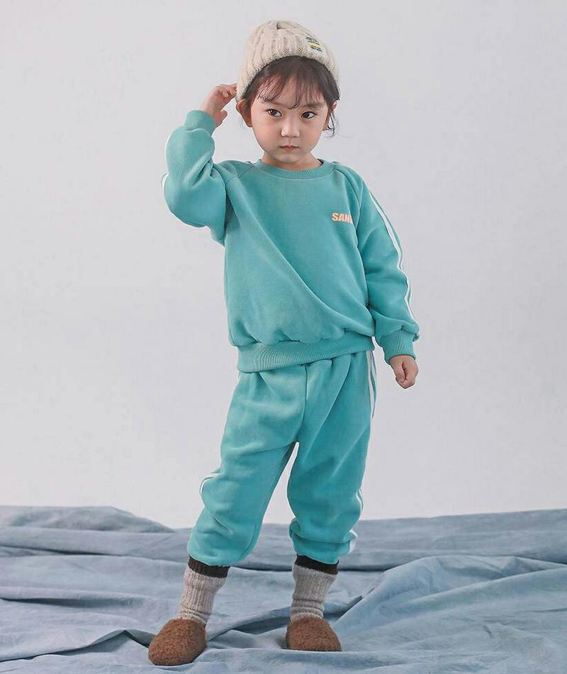 【キッズ30%OFF】両起毛サンダースウェット上下SET・p010016 キッズ【3~8才】【set】【セットアップ setup 上下 トップス スウェット トレーナー 長袖 パンツ ズボン 裏起毛 ロゴ サイドライン 女の子 男の子 冬 韓国 韓国子供服 子供 こども 子供服 こども服】【KIDS】