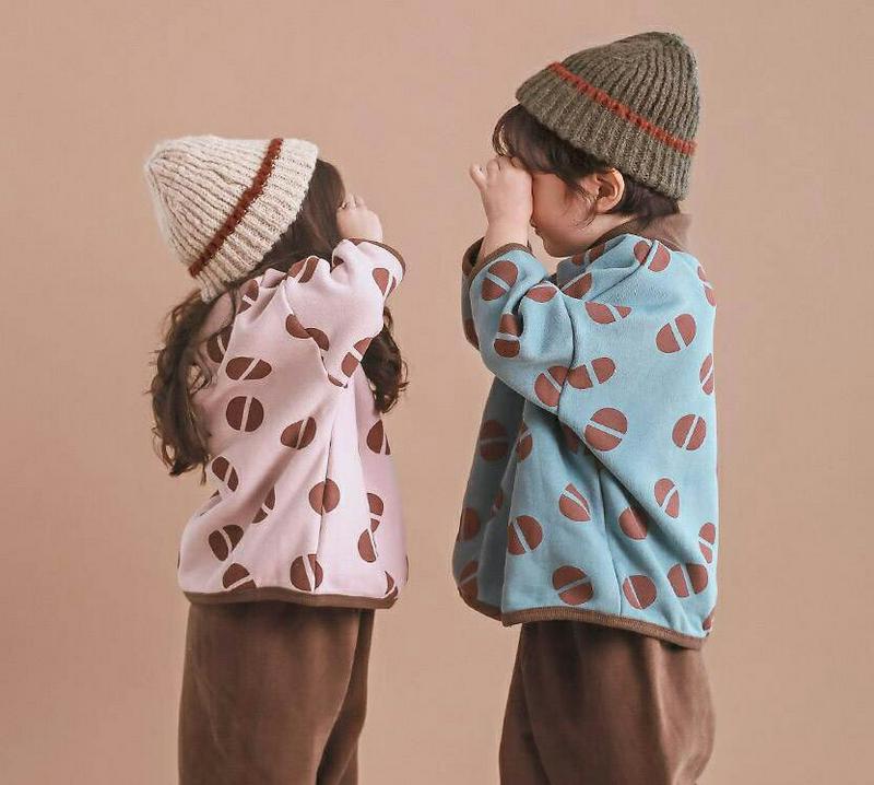 両起毛パターンハイネックTシャツ・p010026 キッズ【3~8才】【tops】【トップス 長袖 ハイネック 総柄 両起毛 裏起毛 起毛 カジュアル ラフ ゆったり 女の子 男の子 冬 韓国 韓国子供服 子供 こども 子供服 こども服】【KIDS】