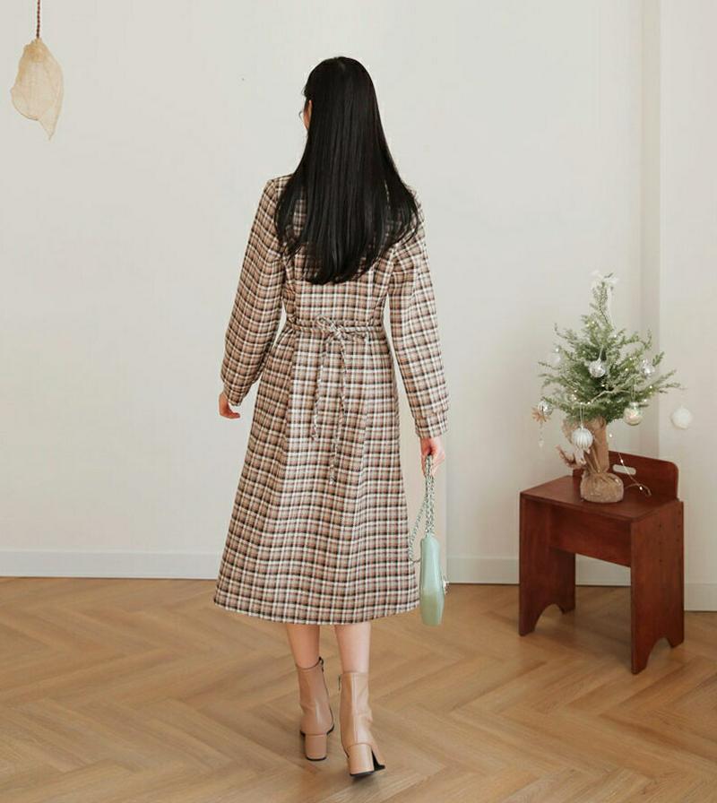 【只今10%OFF】チェックパールボタンワンピース・全2色・t61224 レディース 【ops】【韓国 ファッション ワンピース ロング ミモレ フレア Aライン ラウンドネック 長袖 レトロ ビンテージ ガーリー 端正 きれいめ スリム カジュアル 秋 冬】