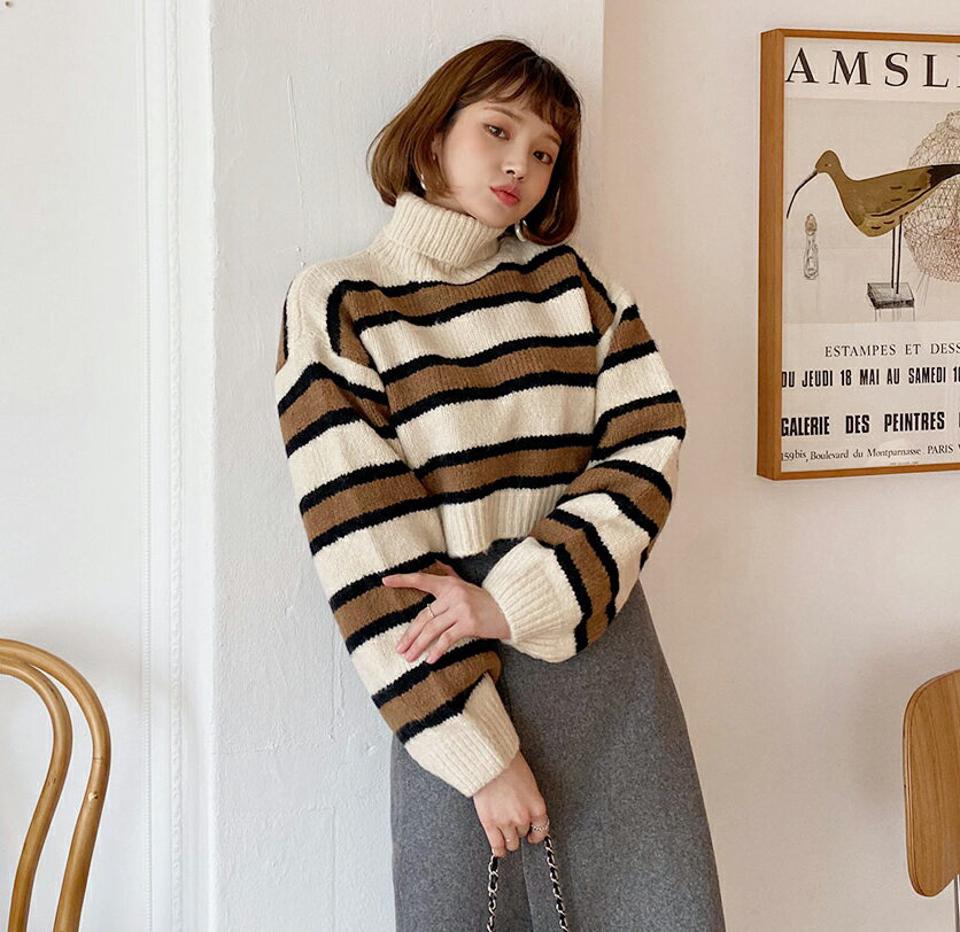 【只今15%OFF】ボーダータートルニット・全3色・t62129 レディース 【tops】【韓国 ファッション トップス ニット ハイネック 長袖 ぼわん袖 ボリューム袖 ショート クロップド ルーズ ゆったり ストリート ユニーク カジュアル 秋 冬】【STYLE】【CP】