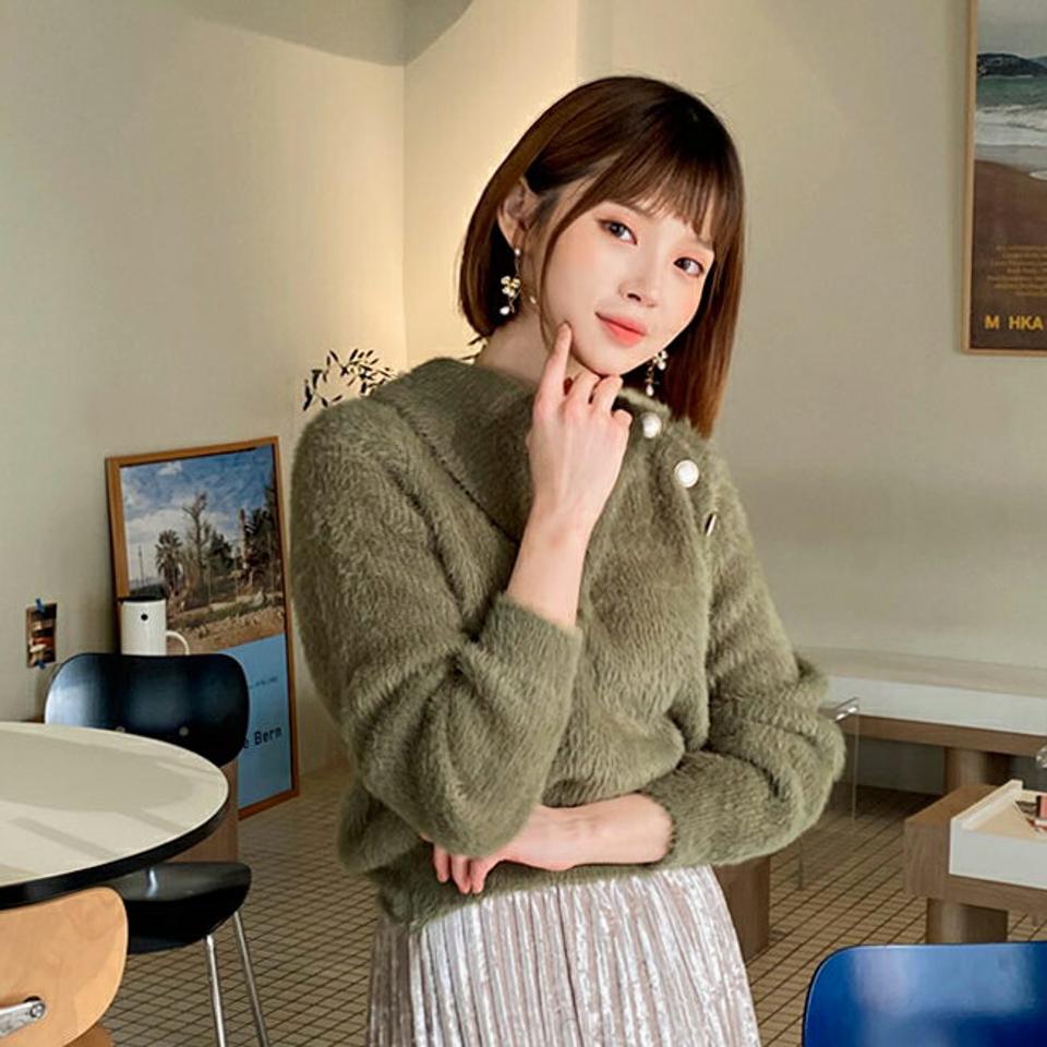 ボタンカラーソフトニット・全2色・b62126 レディース 【tops】【韓国 ファッション トップス ニット 長袖 アシメ シンメトリー ブークレ シャギーニット 毛羽立ち 毛糸 テクスチャー カジュアル 秋 冬】【STYLE】