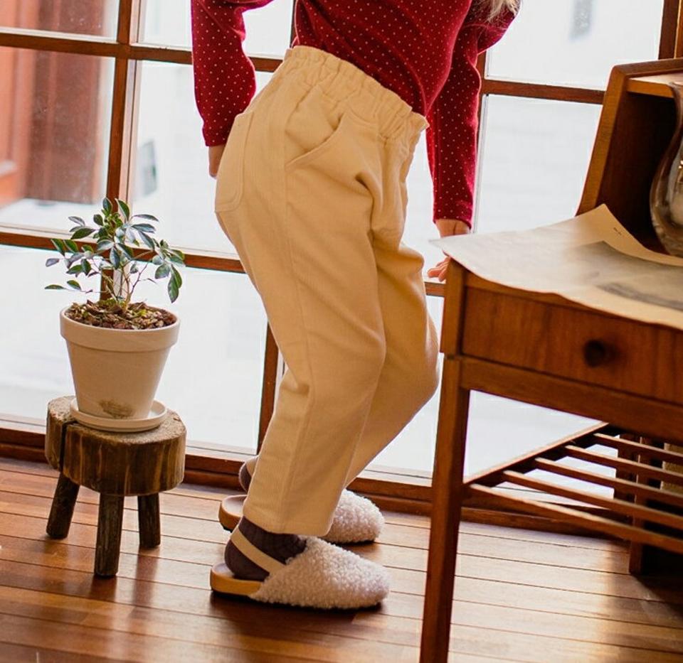 【キッズ30%OFF】コットンコーデュロイパンツ・u10255 キッズ【3~8才】【pt】【パンツ ズボン ロングパンツ 長ズボン コーデュロイ 単色 シンプル カジュアル ラフ 女の子 男の子 秋 冬 韓国 韓国子供服 子供 こども 子供服 こども服】【KIDS】