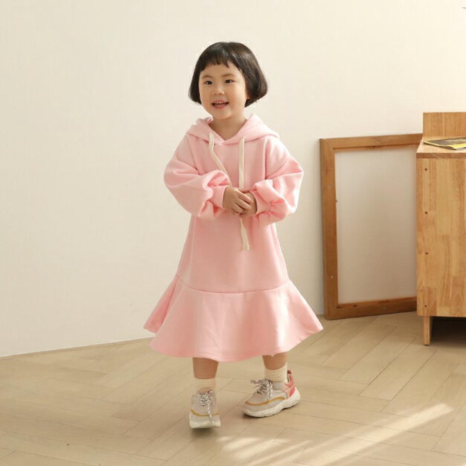 裏起毛フーディワンピース・p010297 キッズ【3~8才】【ops】【ワンピース ロング ロングワンピース 長袖 フード フーディー 単色 無地 シンプル カジュアル 裏起毛 ラフ 女の子 冬 韓国 韓国子供服 子供 こども 子供服 こども服】【KIDS】