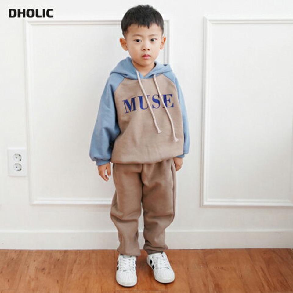 裏起毛配色MUSEフーディ上下SET・p010288 キッズ【3~8才】【set】【セットアップ setup トップス パーカー 長袖 パンツ ズボン ロングパンツ 長ズボン 裏起毛 ロゴ 女の子 男の子 冬 韓国 韓国子供服 子供 こども 子供服 こども服】【KIDS】