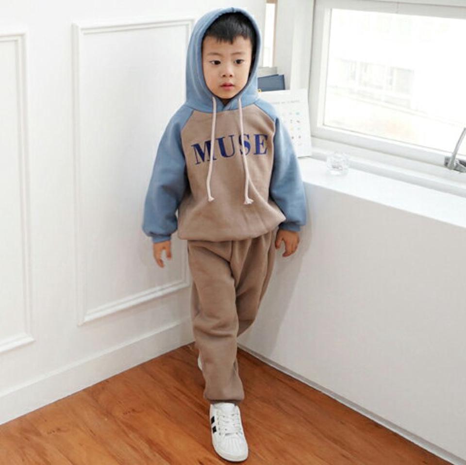 裏起毛配色MUSEフーディ上下SET・p010288 キッズ【3~8才】【set】【セットアップ setup トップス パーカー 長袖 パンツ ズボン ロングパンツ 長ズボン 裏起毛 ロゴ 女の子 男の子 冬 韓国 韓国子供服 子供 こども 子供服 こども服】【KIDS】