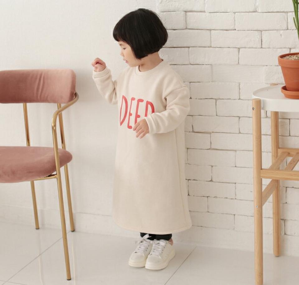 裏起毛DEEPスウェットワンピース・p010299 キッズ【3~8才】【ops】【ワンピース ロング ロングワンピース 長袖 ロゴ スウェット スウェットワンピース 裏起毛 カジュアル 女の子 男の子 冬 韓国 韓国子供服 子供 こども 子供服 こども服】【KIDS】