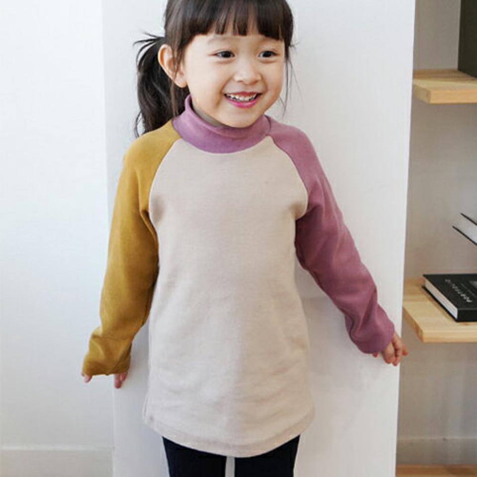 ツートン配色ハーフネックTシャツ・p010284 キッズ【3~8才】【tops】【トップス Tシャツ 長袖 ハーフネック 配色 ツートーン カジュアル シンプル 女の子 男の子 秋 冬 韓国 韓国子供服 子供 こども 子供服 こども服】【KIDS】