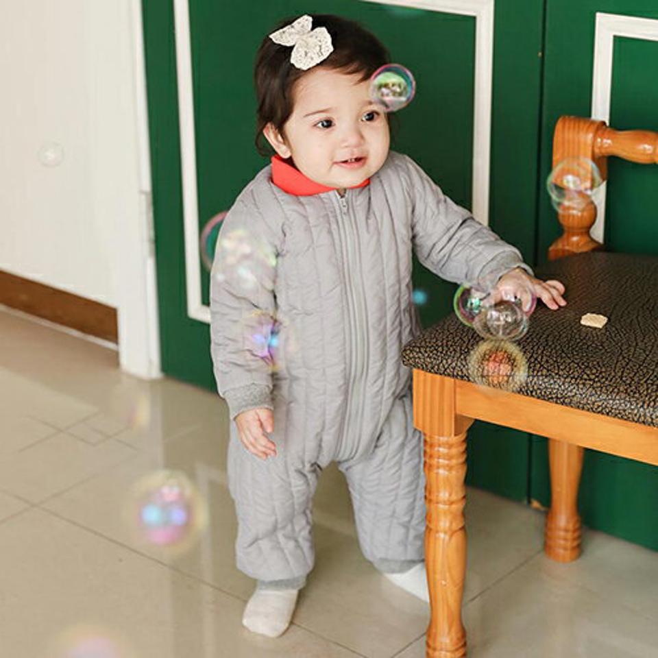 【キッズ30%OFF】配色ネックキルティングロンパース・u10472 キッズ【0~2才】【bc】【ロンパース キルト キルティング 長袖 パンツ ズボン 長ズボン 単色 無地 シンプル カジュアル 女の子 男の子 秋 冬 韓国 韓国子供服 子供 こども 子供服 こども服】【KIDS】