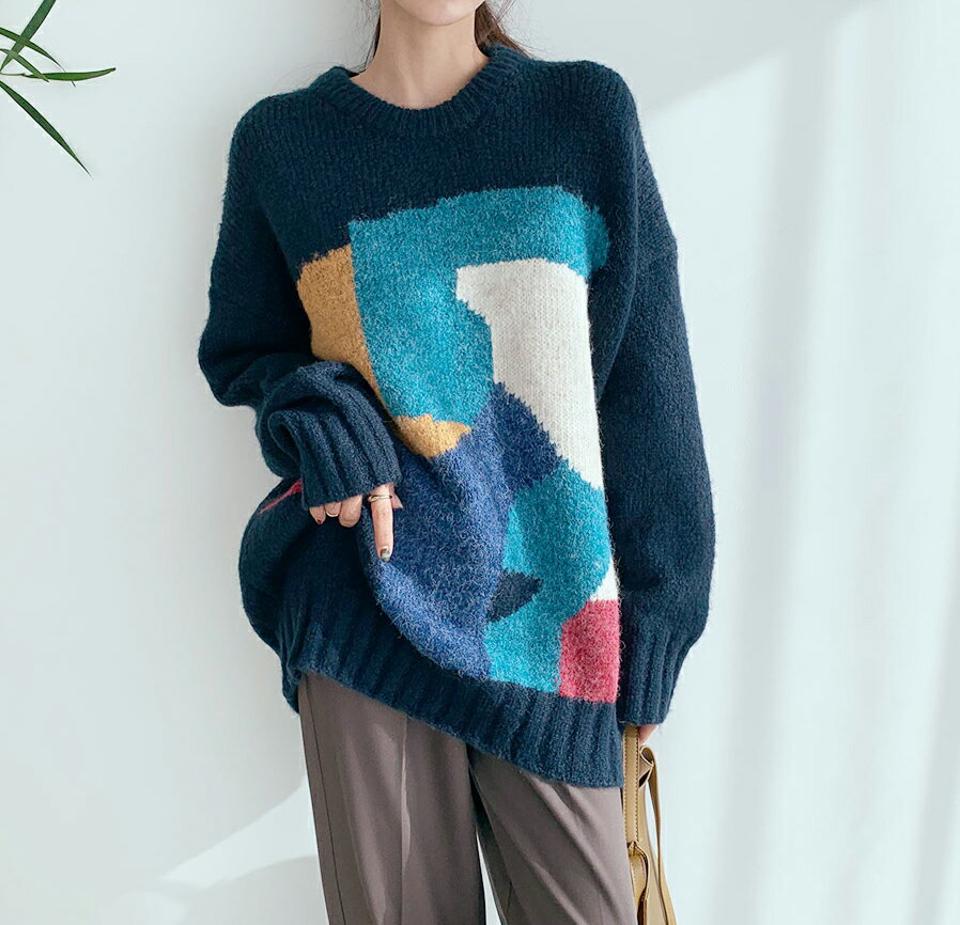 配色パターンニット・全2色・b56440 レディース 【tops】【韓国 ファッション トップス ニット ラウンドネック 長袖 ロングスリーブ ルーズ ゆったり オーバーサイズ 体型カバー お尻カバー ロング パターン 柄 もちもち カジュアル 秋 冬】【STYLE】