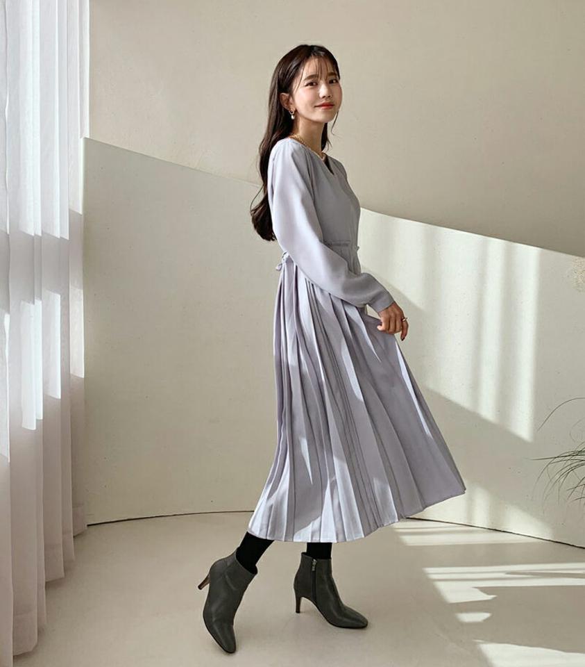 Vネックプリーツワンピース・全3色・t56443 レディース 【ops】【韓国 ファッション ワンピース ロング 長袖 フレア Aライン 無地 シンプル ルーズ カジュアル 秋 冬】【STYLE】