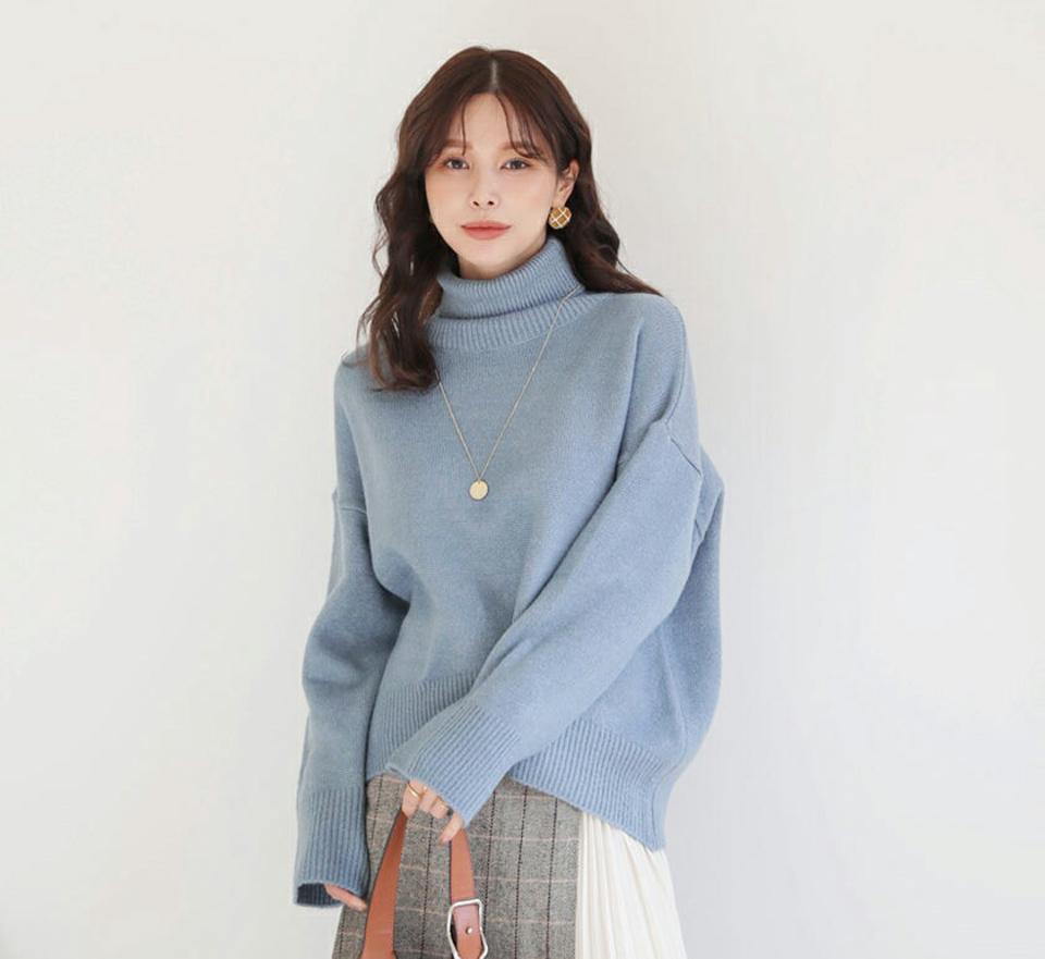 【只今10%OFF】アンバランスタートルニット・全4色・t65632 レディース 【tops】【トップス ニット ニットトップス 長袖 アンバランス　タートルネック タートル 単色 無地 シンプル ベーシック ゆったり ラフ カジュアル 秋 冬 韓国 ファッション】【ハイホリHIHOLLI】