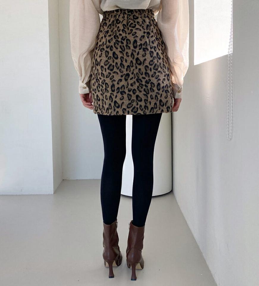 レオパードミニスカート・全2色・b61275 レディース 【sk】【韓国 ファッション ボトムス スカート ミニ ショート Hライン 台型 スリム タイト 細身 パターン 柄 ヒョウ柄 アニマル柄 カジュアル 秋 冬】
